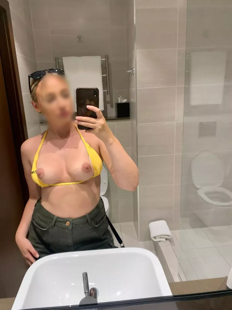 Hotel tit pic before the rave (f)