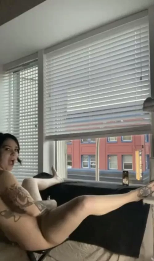 Hottie showing everyone how she works it