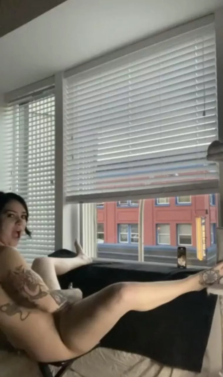 Hottie showing everyone how she works it