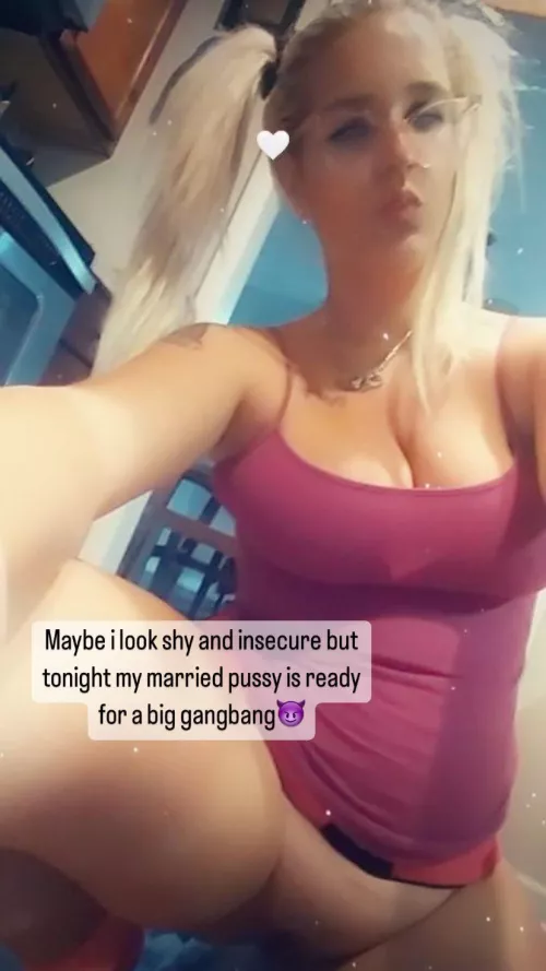 Hotwife ready for a gangbang!