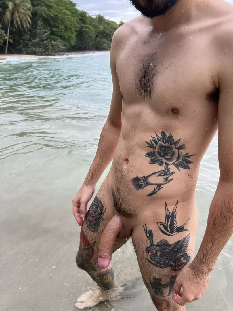How am I looking on this beach pic?