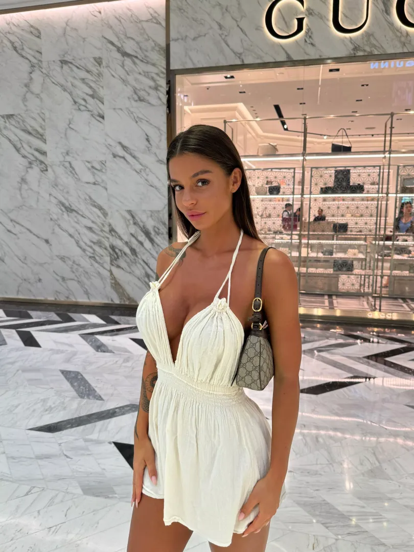 how cute I look in this white open dress