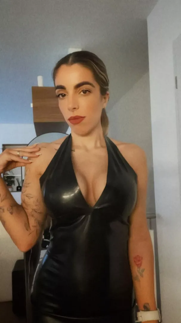 How do I look? 🖤