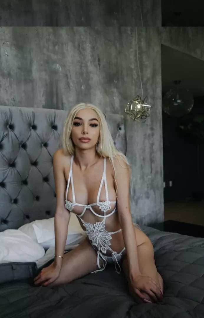 How do i look? Come say hi im on onlyfans :) It’s free and im on live all the time to chat