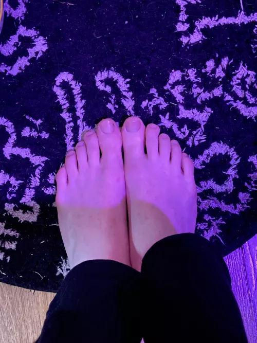 How do I make my feet cuter