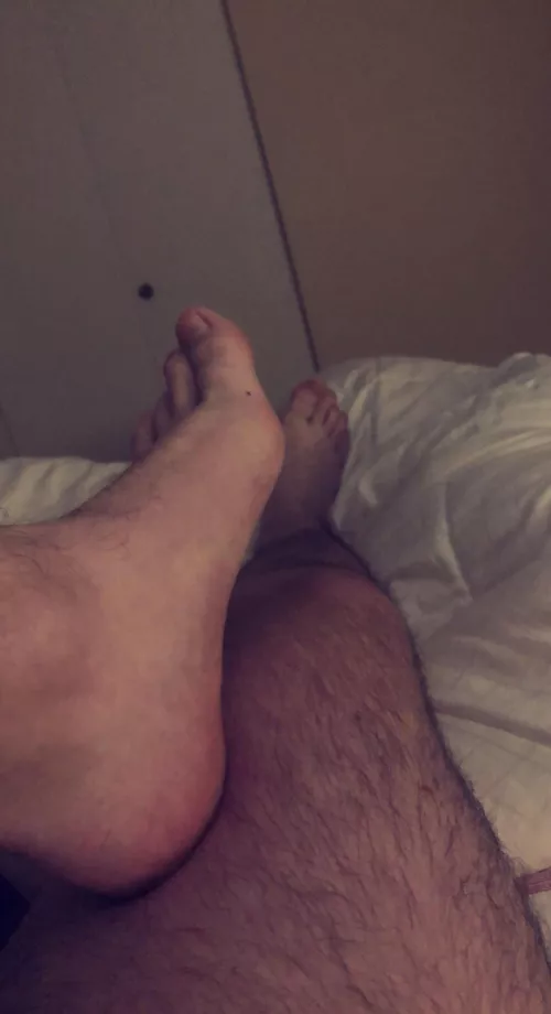 How do my hairy man feet look?❤️