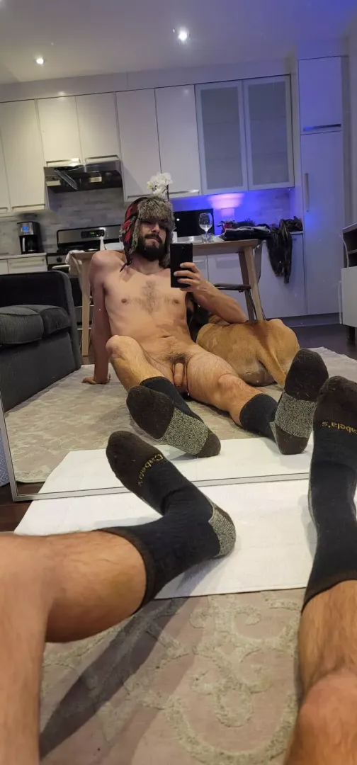 How do we feel about naked Canadian guys? 