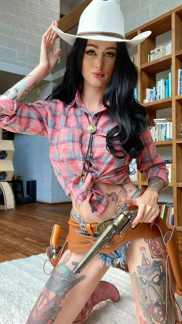 how do you like my outfit?