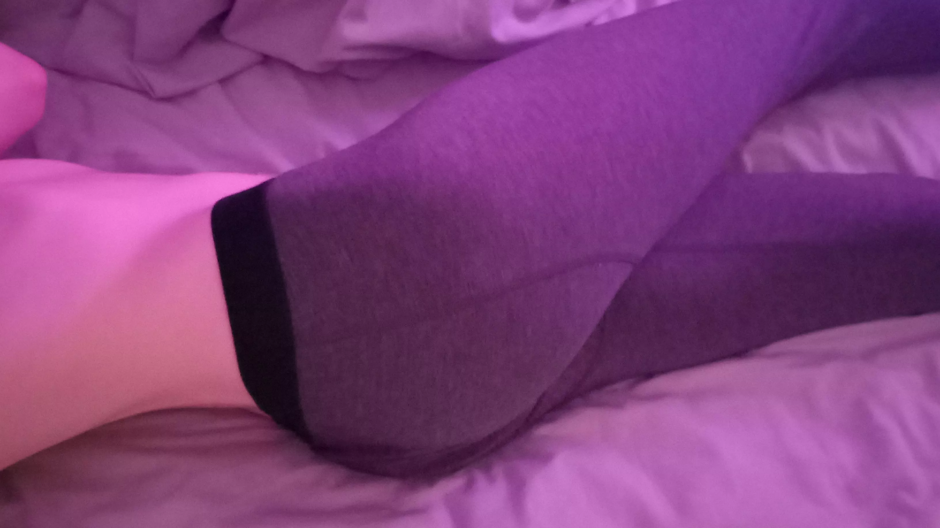 How does my (18) ass look in leggings?