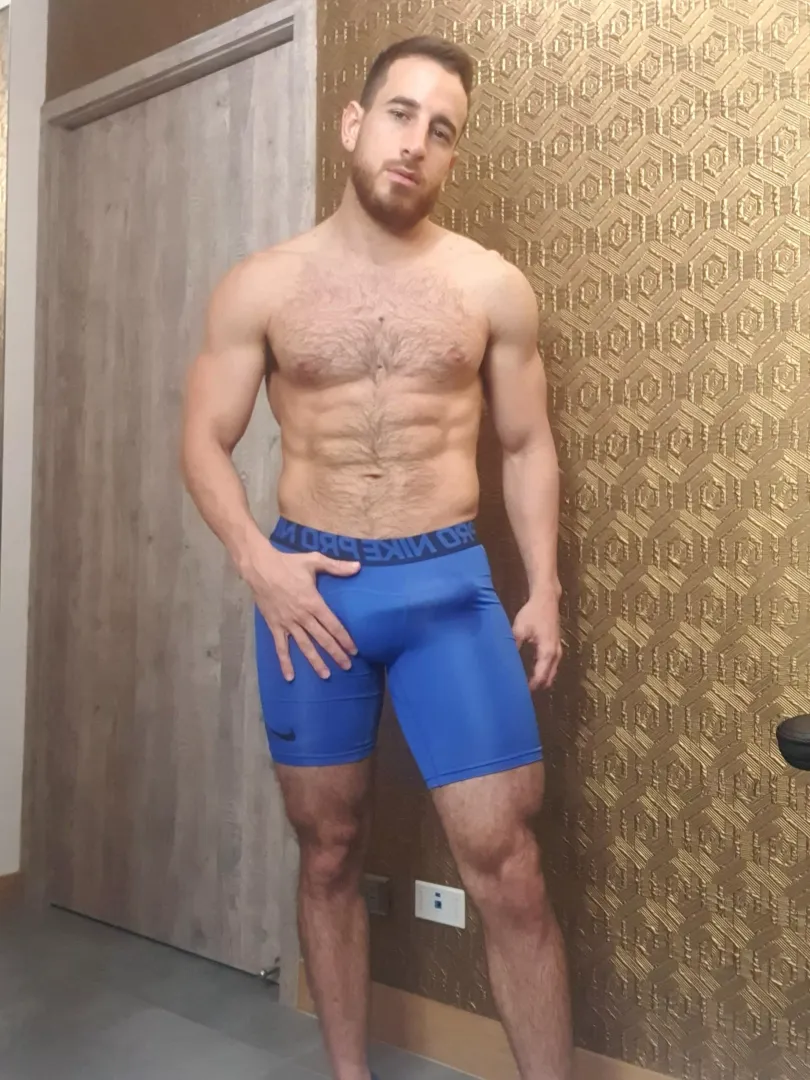 How does the color blue look like? (35)