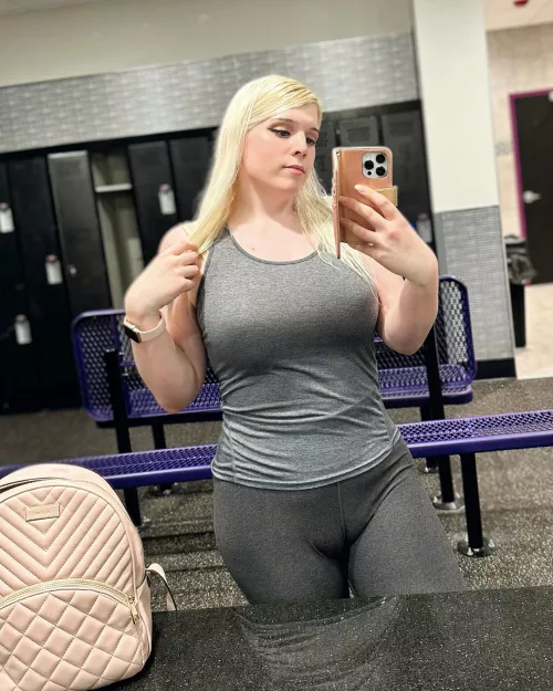 How does this fit femboy look? 👀