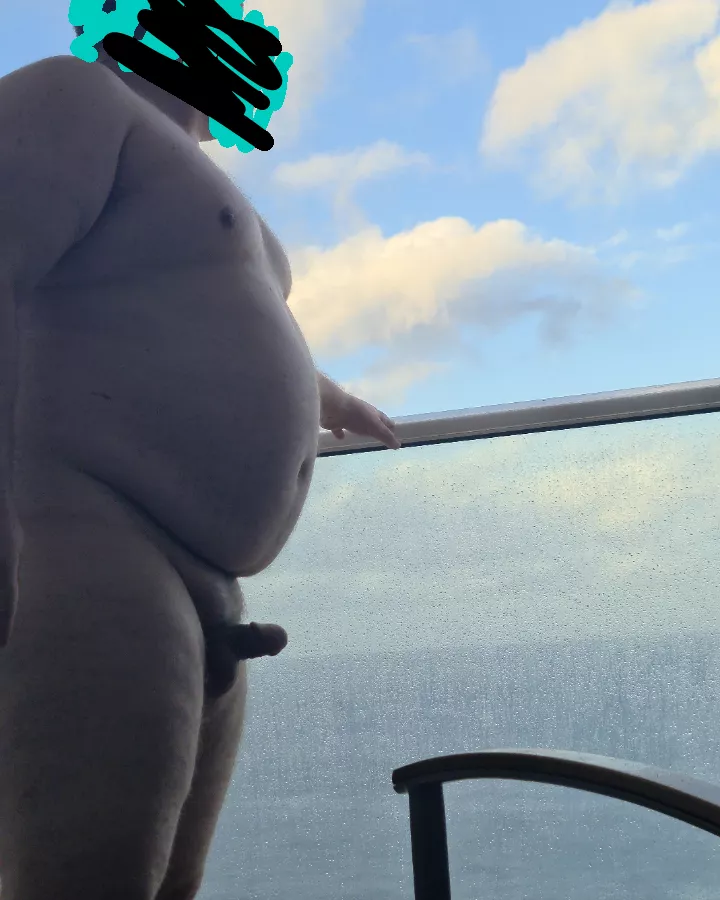 How good is the view? DMs open.