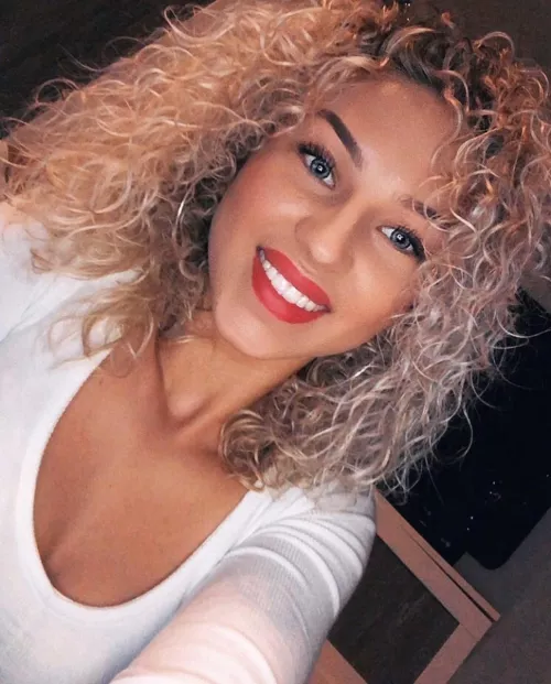 How hot would she be in a blowbang?