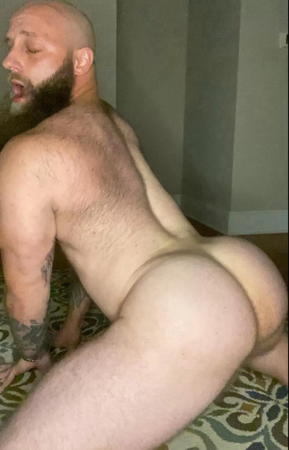 How I’ll moan when you fuck my tight ass 😉