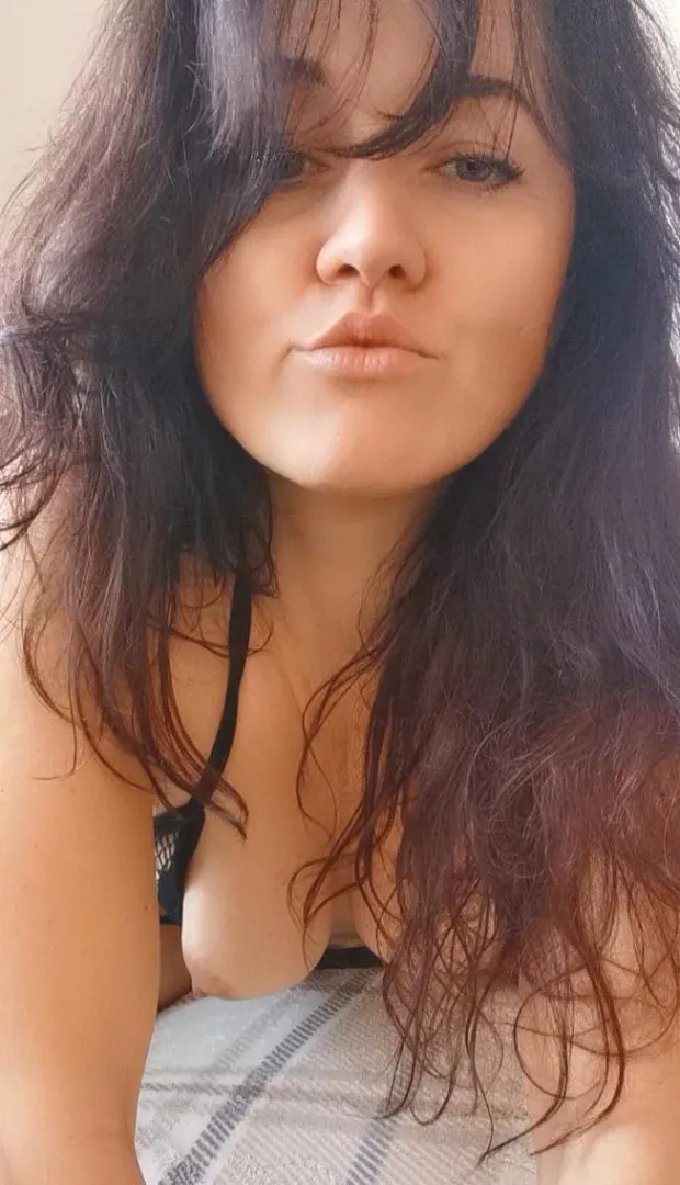How to start day/finish your day ... Get your tits out and make someone happy 😜 [f]