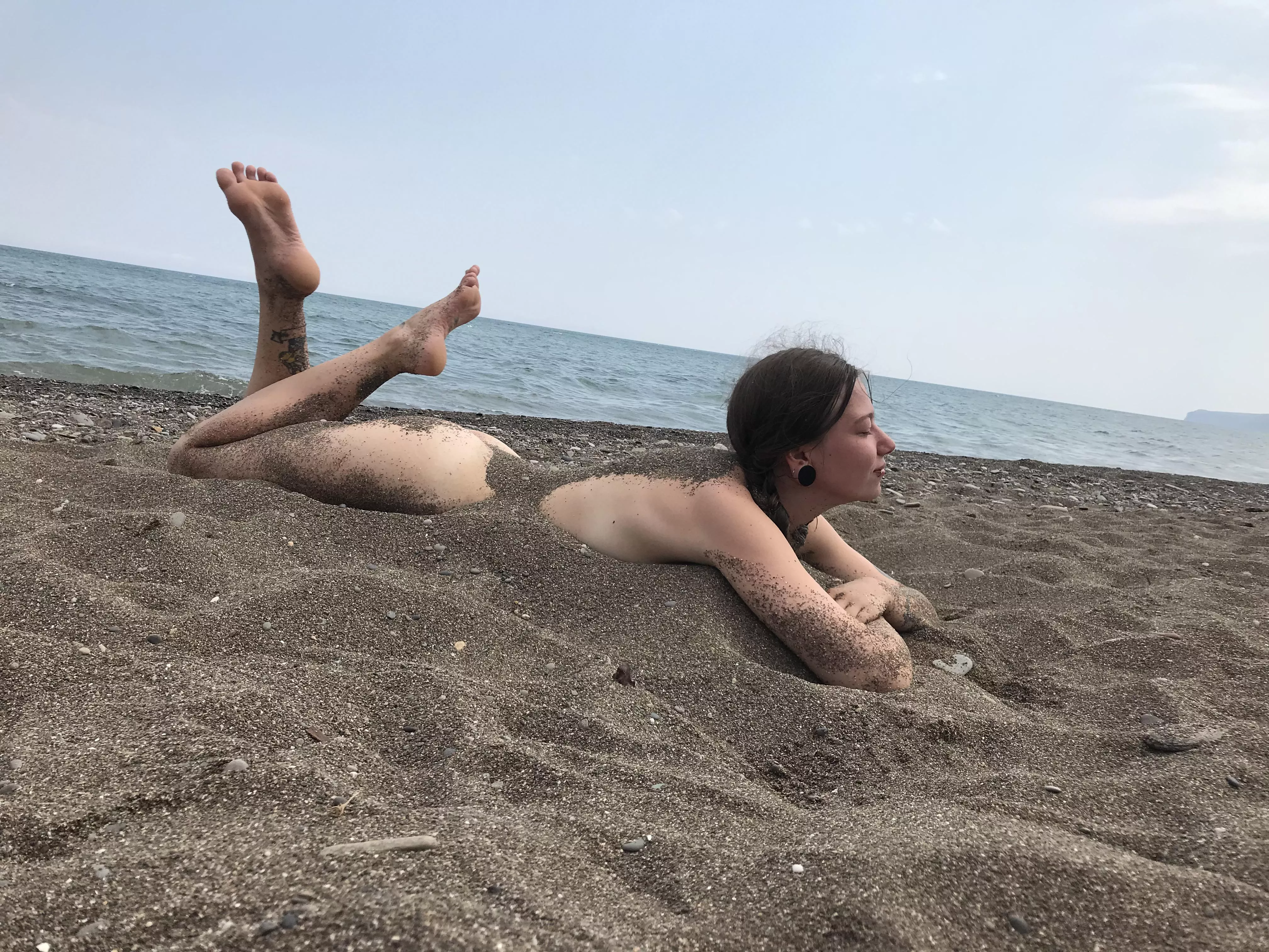 how wonderful that there are places where you can freely splash in the sea without clothes🌊🏝