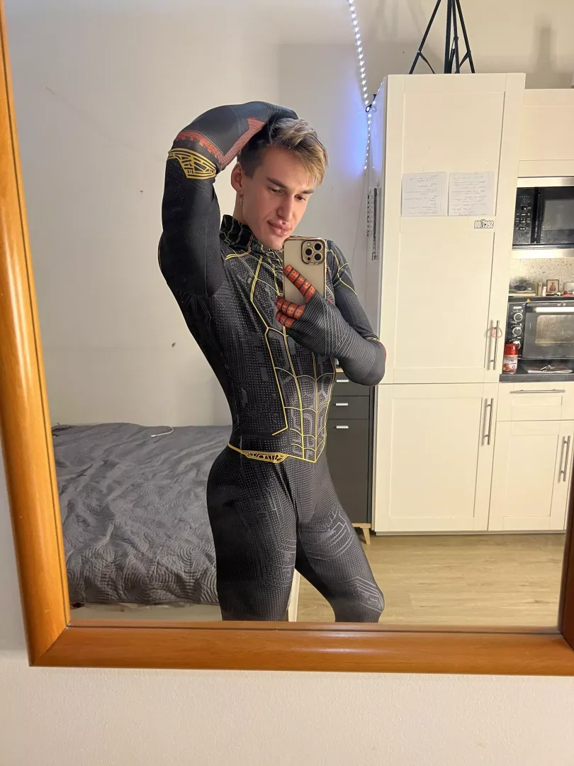 How's my spiderman cosplay? Or should I say spidergay?