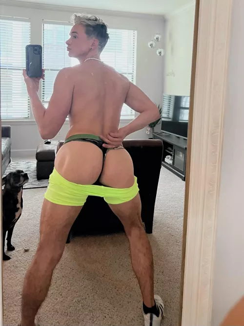 How’s the booty looking? 🍑😛