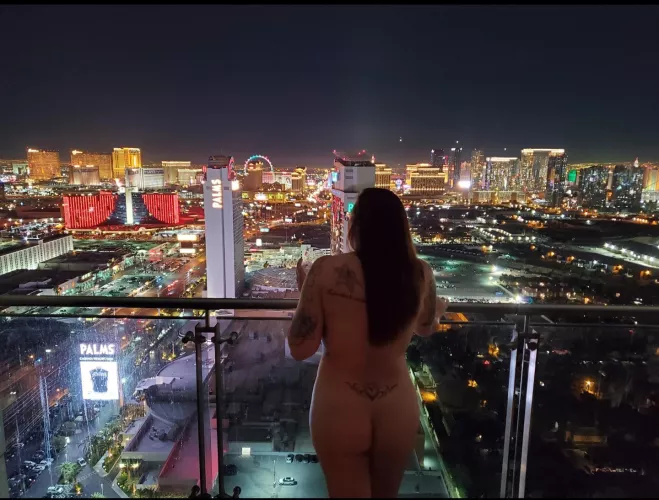Hubby wasn't exactly thrilled with me flashing Las Vegas but the feeling is worth it!