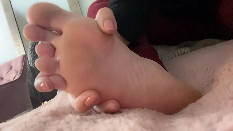 Hungry for your snack? I keep you at my feet, worshipping endlessly because that’s where I like you. That’s your place. That is where you belong. [Domme]