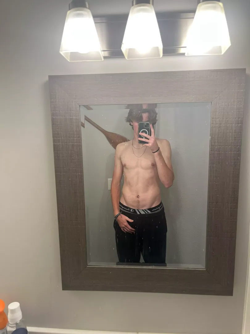 I (19) need to shower w a daddy