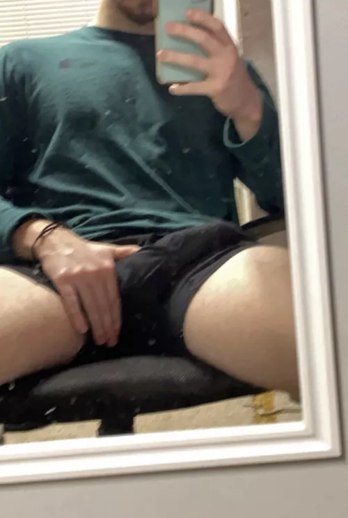 I accidentally send you this pic how are you reacting?