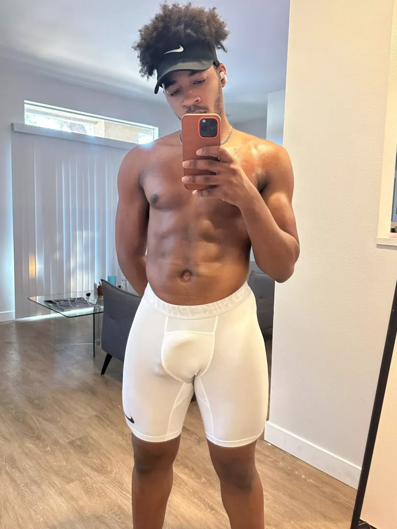 I always want head after the gym👅