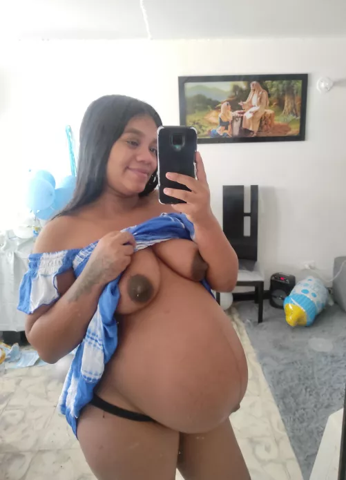 I am 35 weeks, pregnancy has me very hot