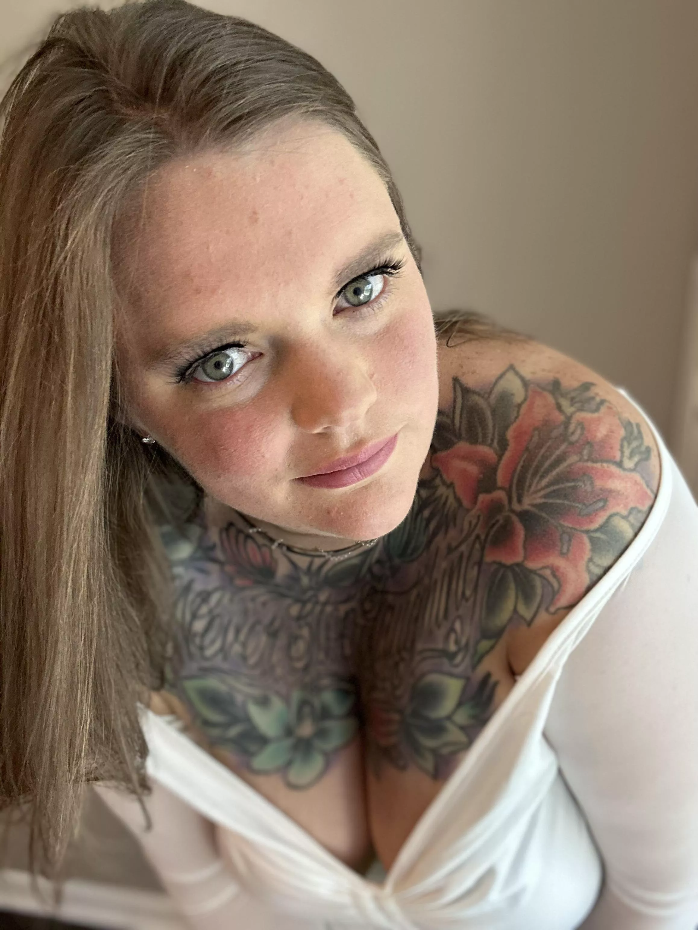 I bet you’d like to slide this dress right off…