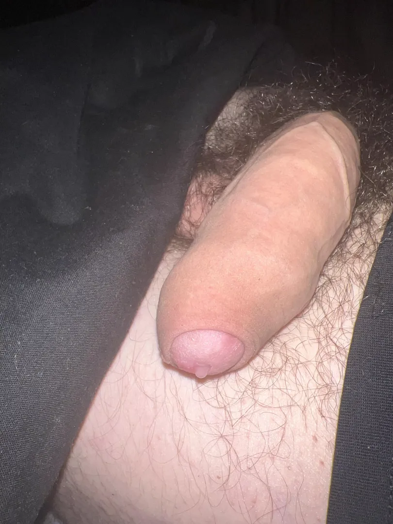 I bet you’d love to play with my foreskin🍆 Dms open 💪🏼😈