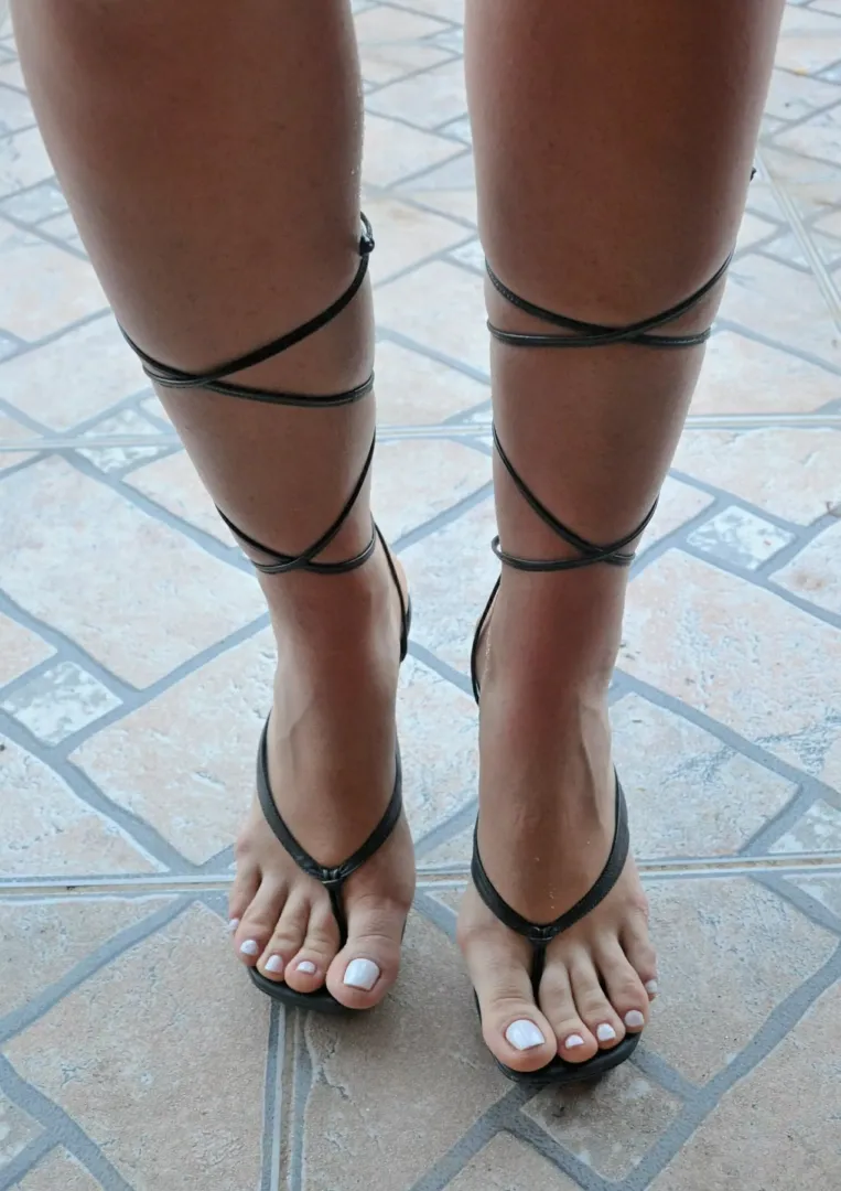 I borrowed these from my bff and they dont fit but I feel so fucking sexy in them!