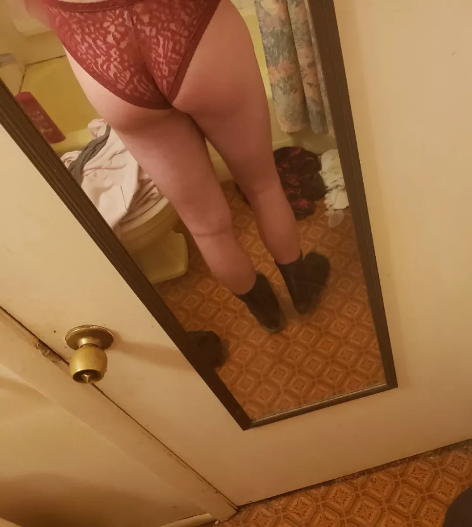 I buy my gf panties so I can secretly wear them😋