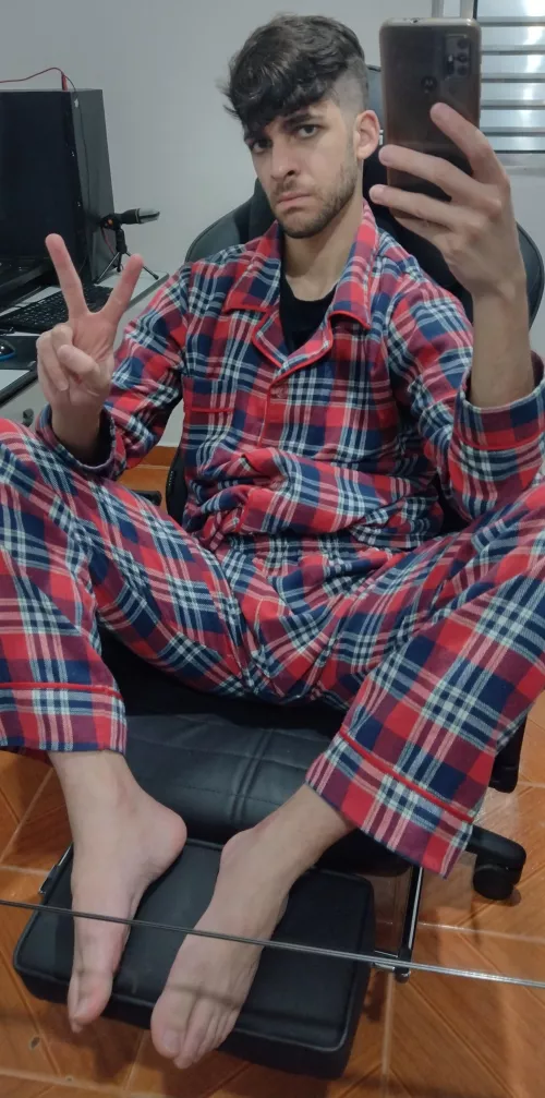 I came to show off the other pajamas I made to stay comfortable while I play Warhammer 40,000: Darktide until I pass out hahahahahahah