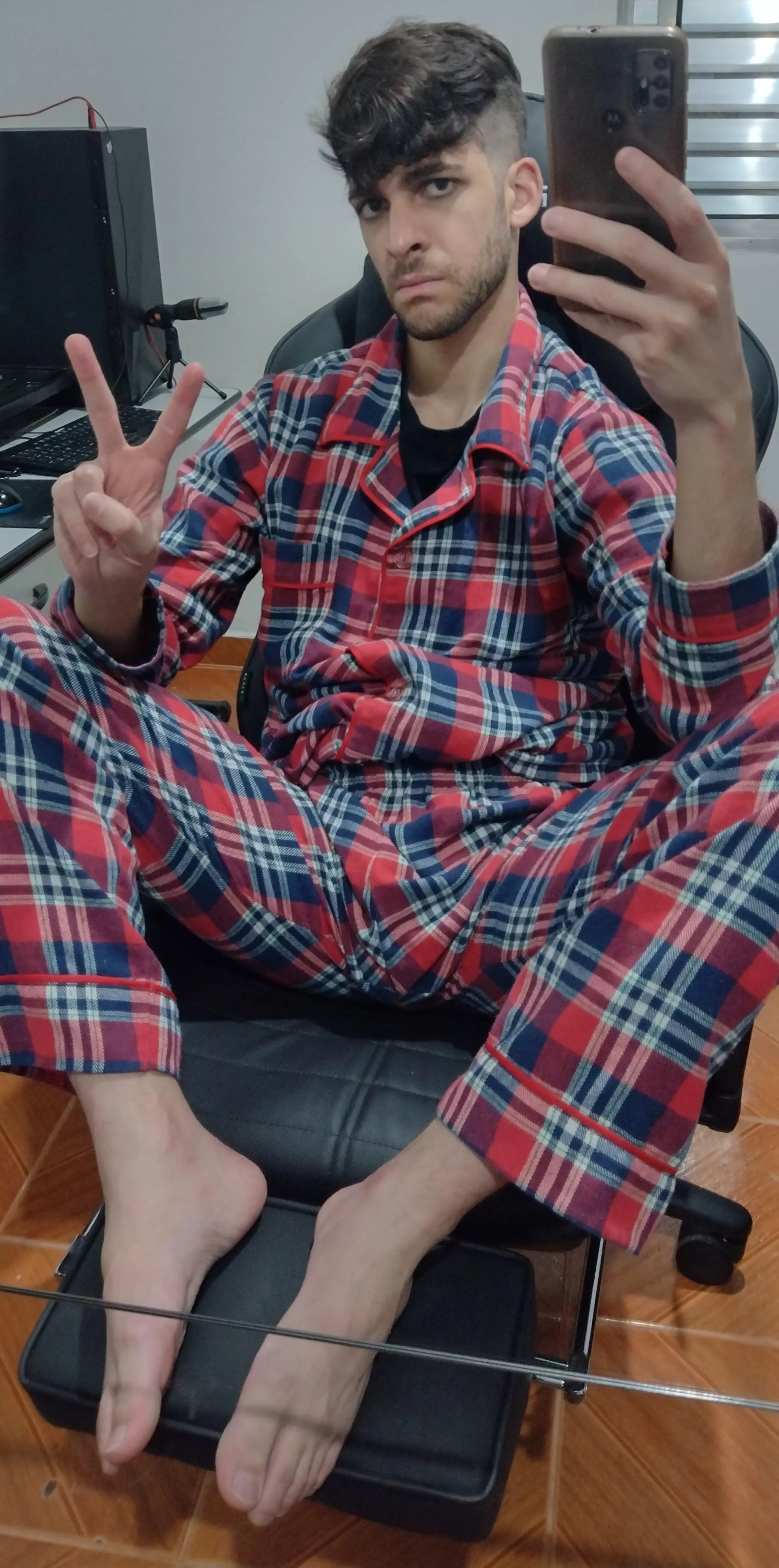 I came to show off the other pajamas I made to stay comfortable while I play Warhammer 40,000: Darktide until I pass out hahahahahahah