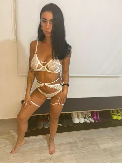 I can be ur petite little slut