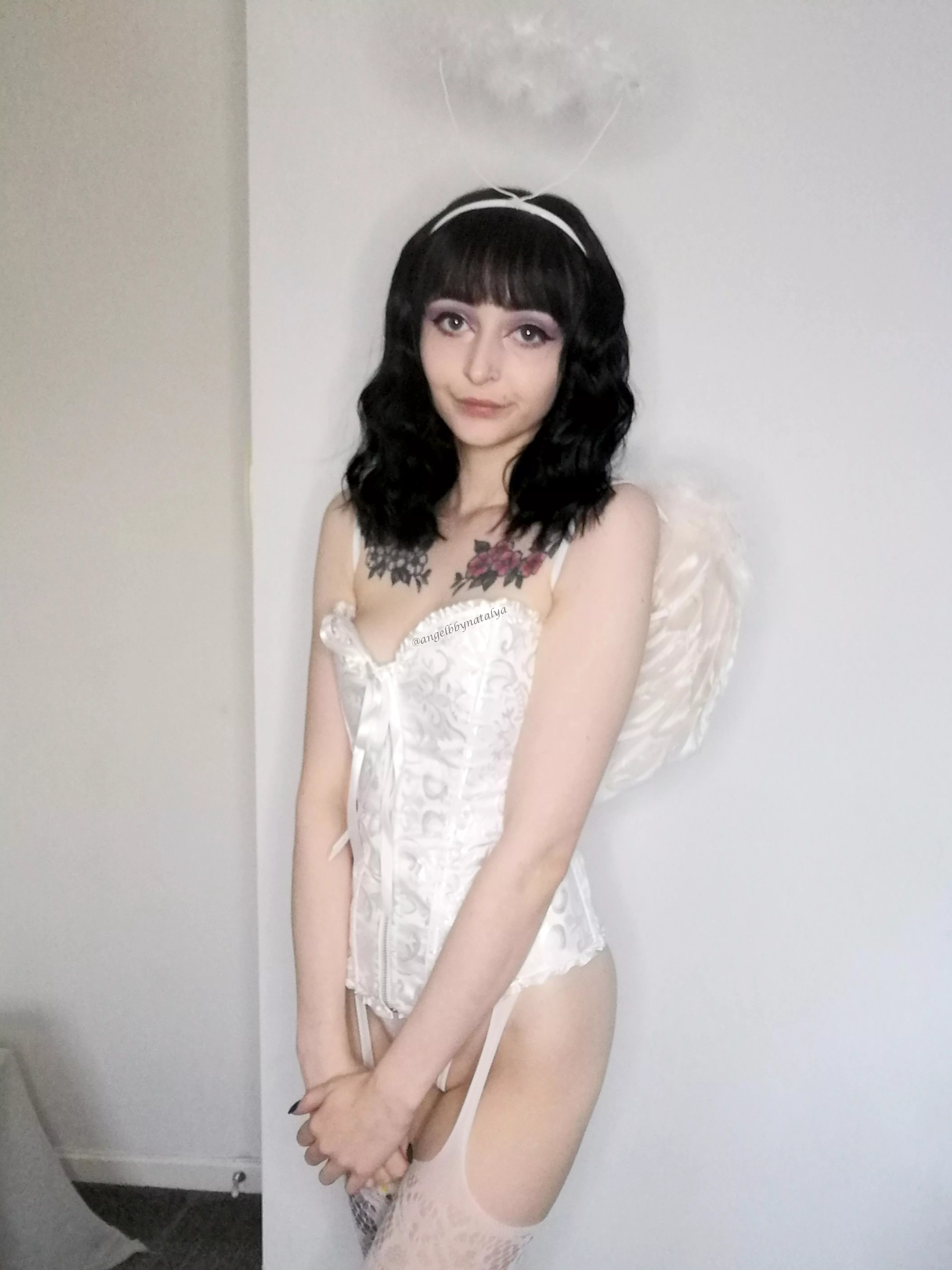 I can be your angel or your devil 😇