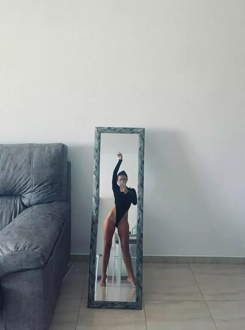 I can be your little doll fot tonight ;)