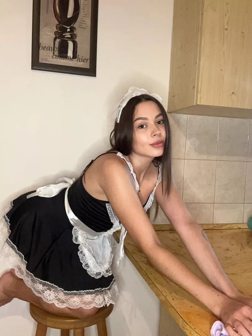 I can bend over or kneel down to wash the inaccessible places for you