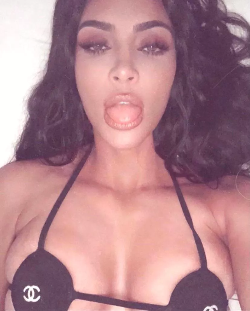 I can rp Kim or any kardashian hmu