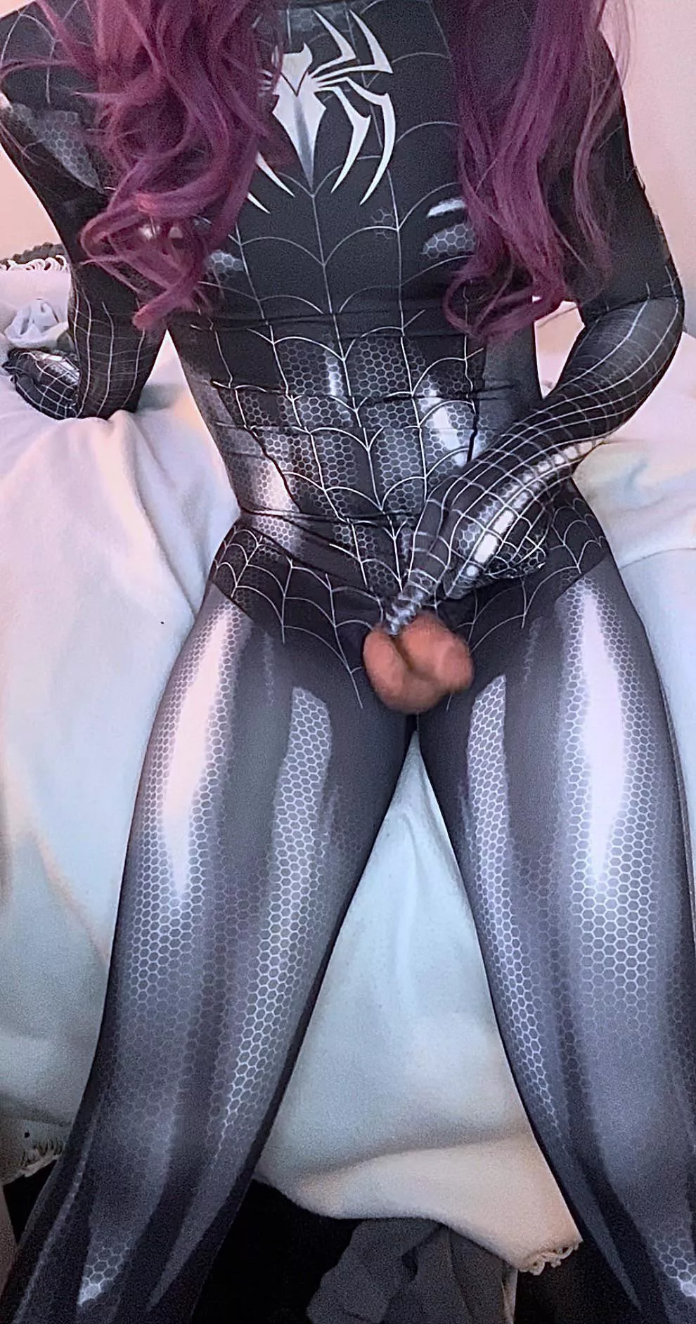 I can shoot webs too😏💦