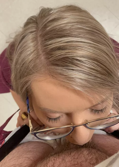 I couldn’t wait until my shift was over so we went to the break room 😉💦