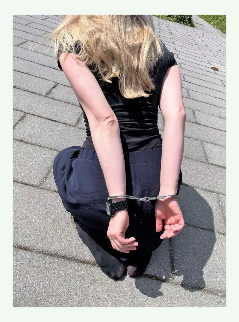I cuffed myself outdoots