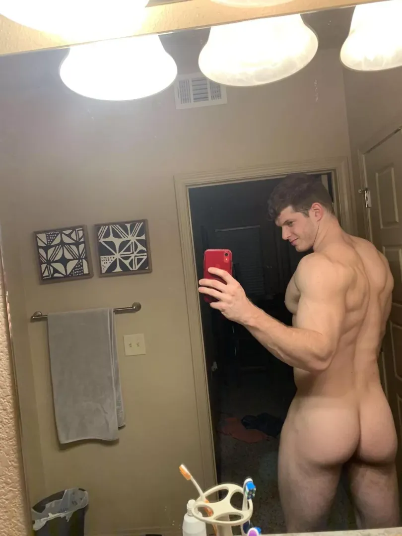 I definitely squat 😈