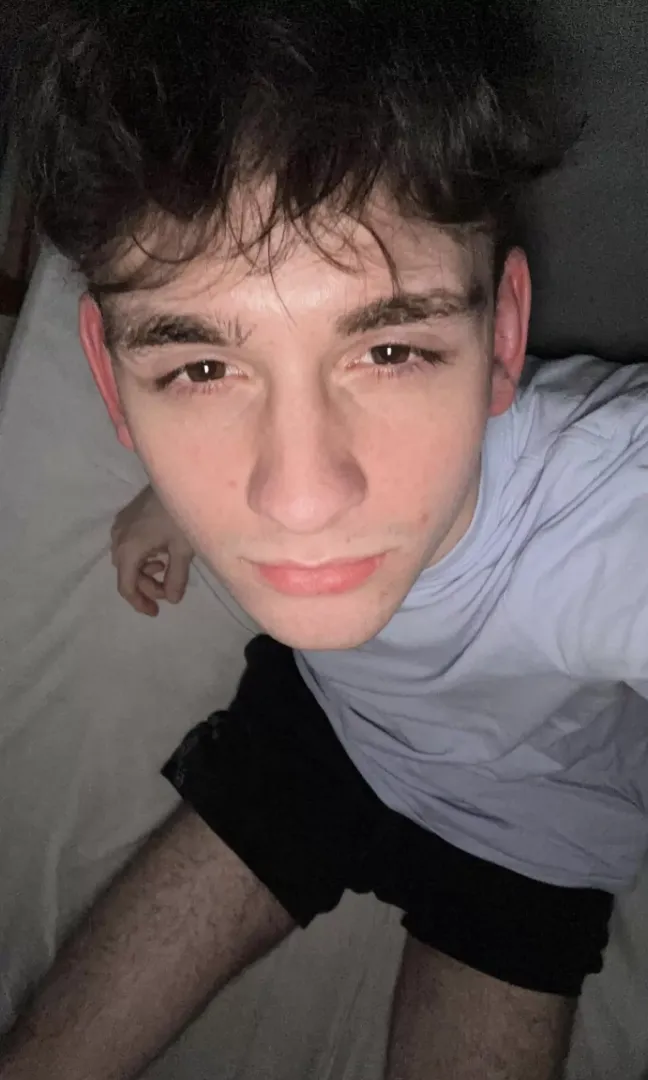 I dont wanna post nudes here, but i won’t mind if you come undress me