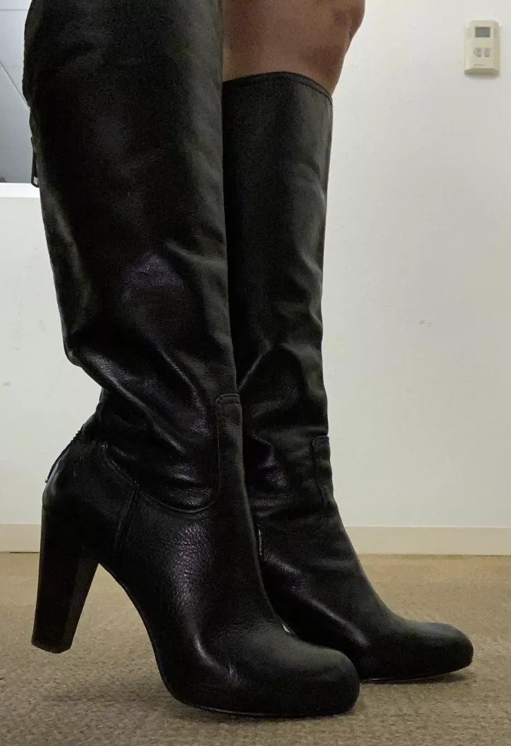 I embrace my life with these beautiful Frye heeled boots on, and my heart as wide as the world.