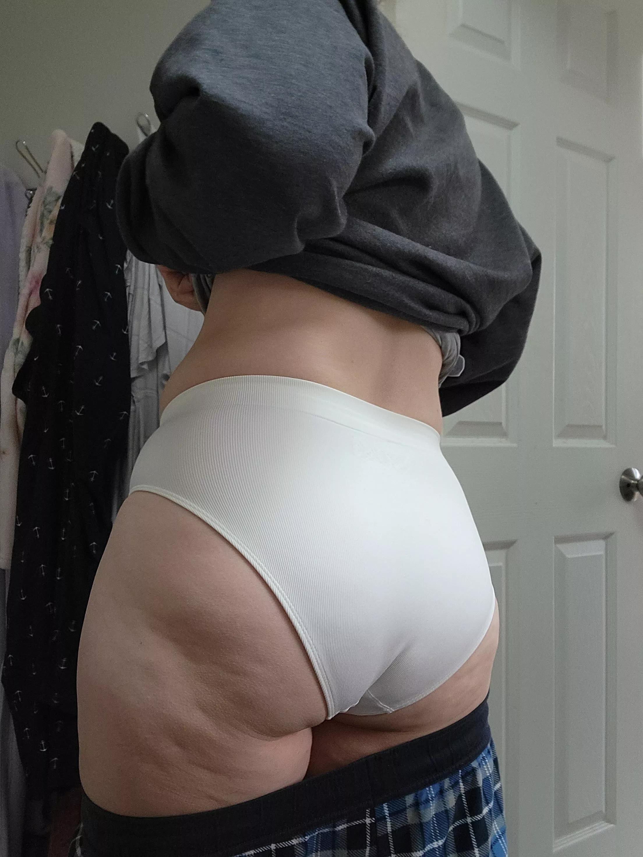 I ended up in these today. They are super comfy and full fit perfect for my mombod and butt
