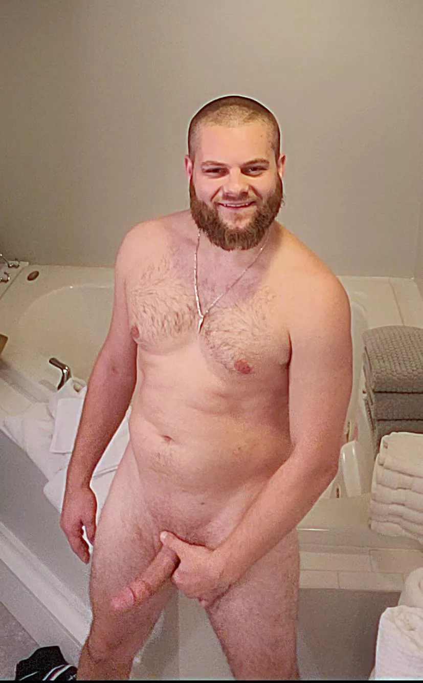 I enjoy being naked what about y’all ? How do I look ? Kinda nervous 🥶😰