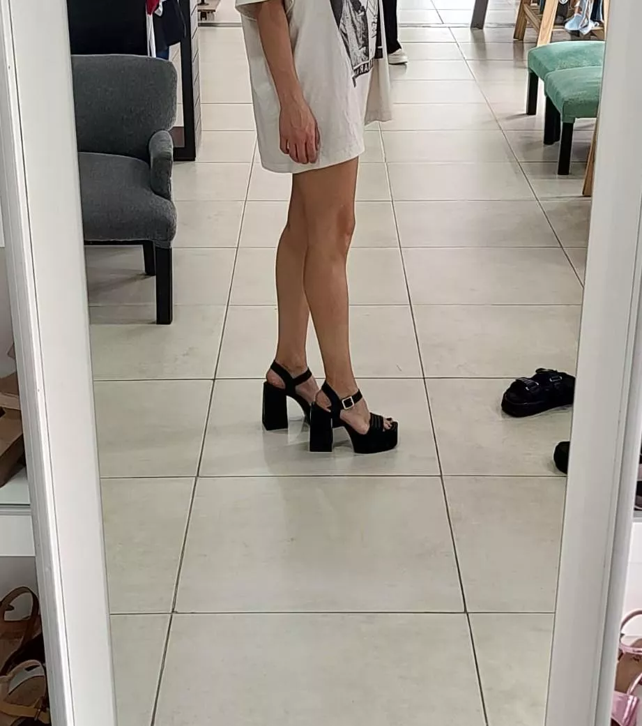 I enjoy shopping 