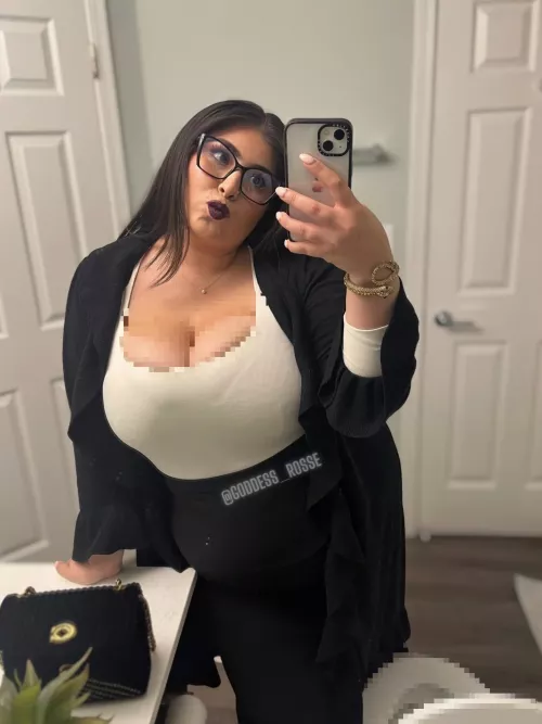 I even have to pixelate the toilet for you freaks 😹💀