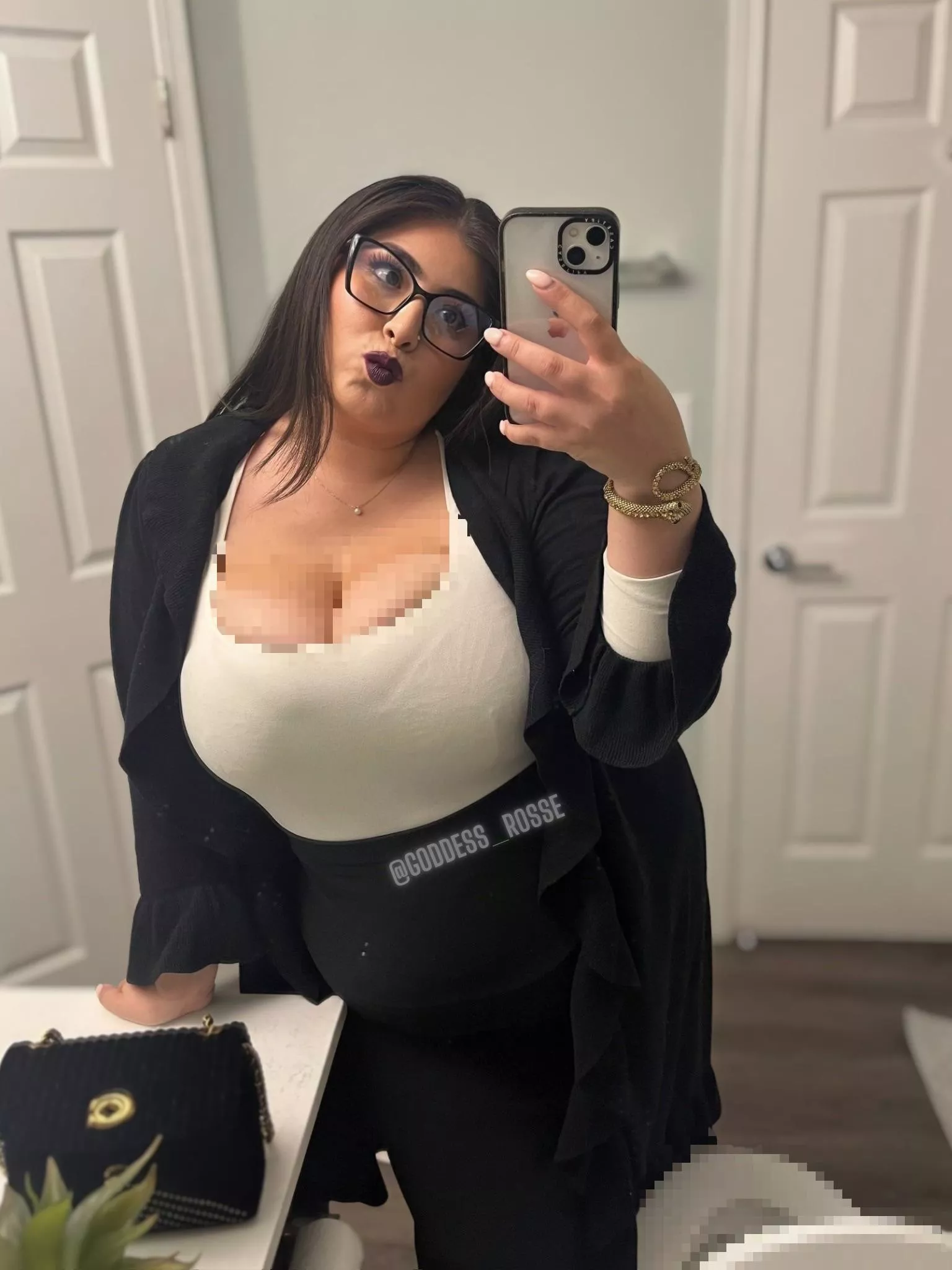 I even have to pixelate the toilet for you freaks 😹💀